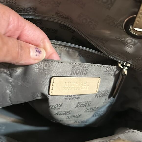 Michael Kors purse preloved ❤️ - Picture 4 of 8